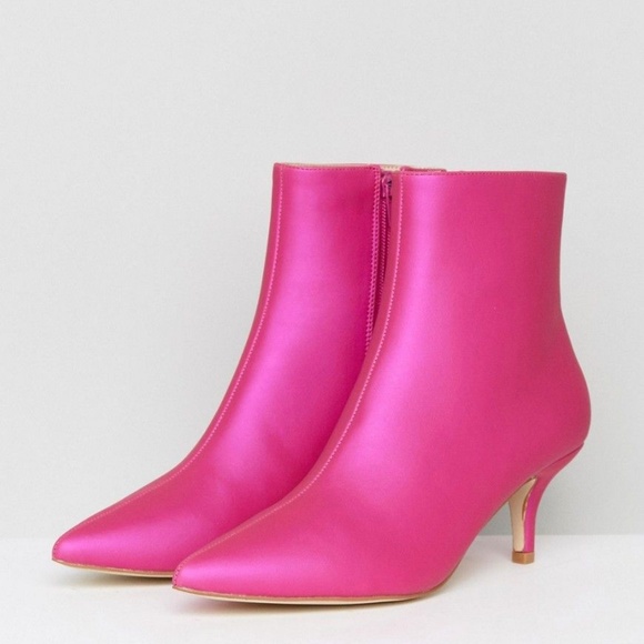 RAID Shoes - 💖 Host Pick 💖 Pink Kitten Heel Pointed Toe Boots